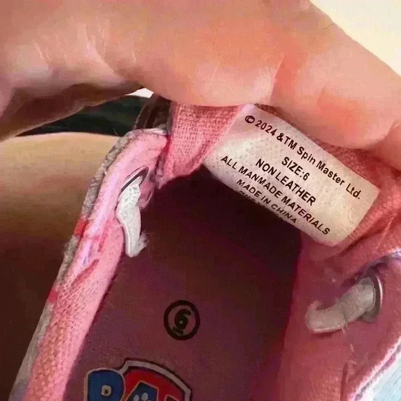 Toddler size 6 tennis shoes - Picture 5 of 5